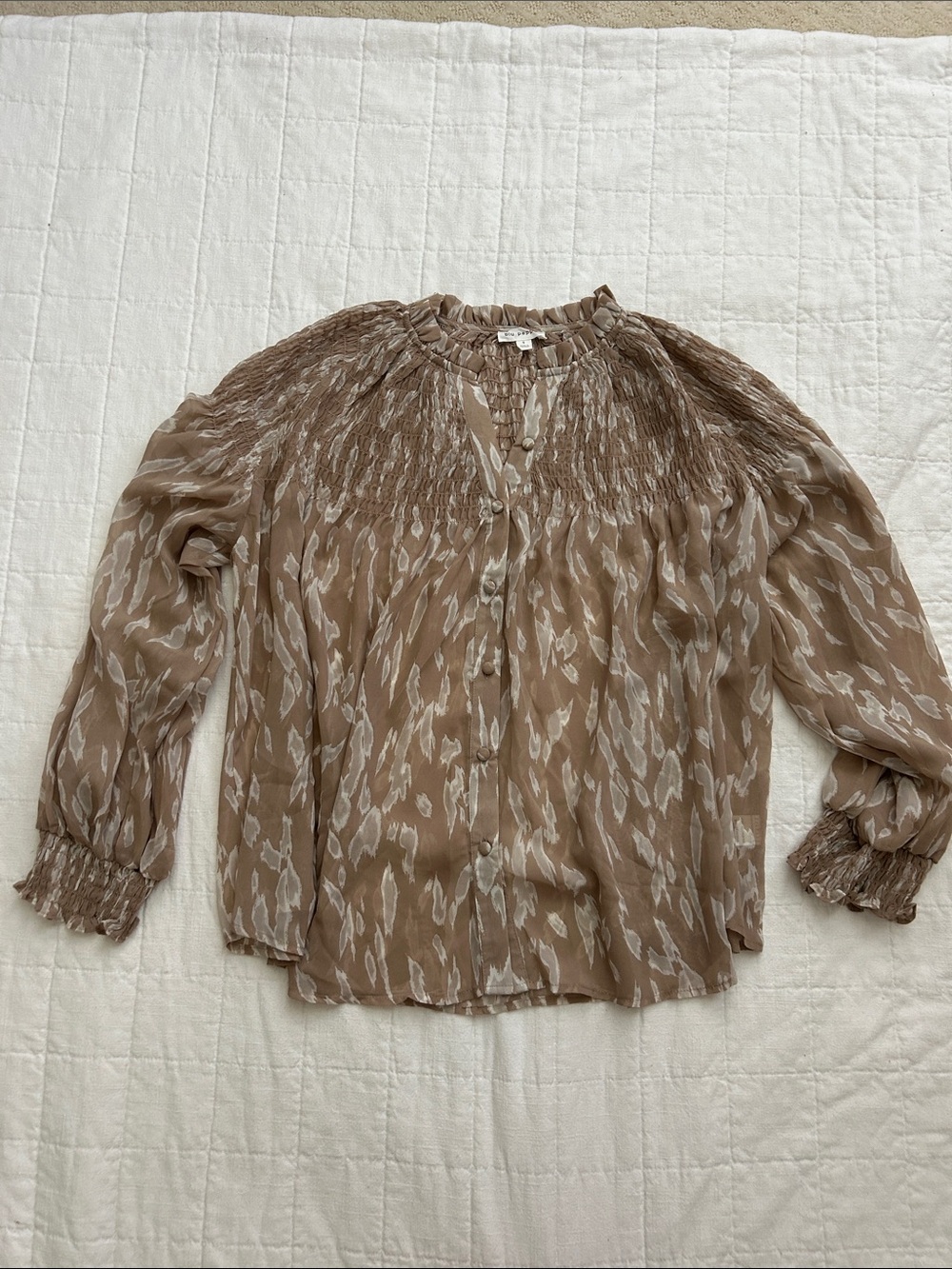 Blu Pepper Taupe & Cream Smocked Button-Front Blouse